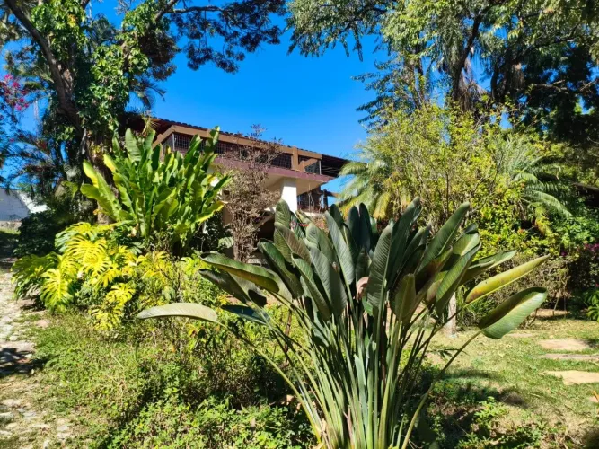 CASA 4 QUARTOS - COND FECHADO VILA DAS GANGORRAS