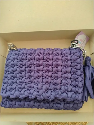 Bolsa de crochê alça metal prata