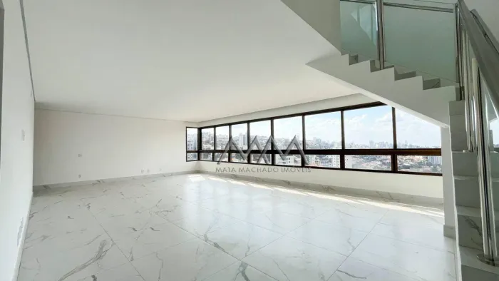 Cobertura à Venda no Bairro Santa Lucia | 363 m² - 4 quartos.