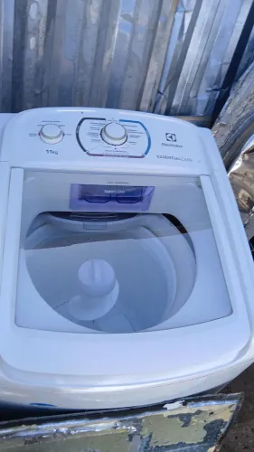 Vendo máquina Electrolux com defeito