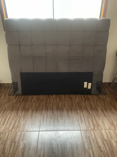 Cabeceira Casal em Tecido Suede - Ótimo Estado!