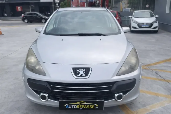 Peugeot 307 Presence 2.0 Flex 16V 5P Aut. 2010