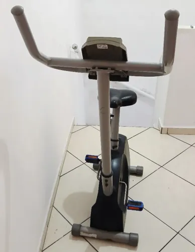 Bicicleta ergométrica Caloi semi-nova, aceito troca por celular