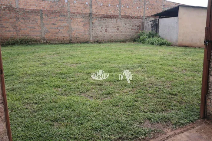 Terreno para alugar, 290 m² por R$ 800,00/mês - Vila Casoni - Londrina/PR