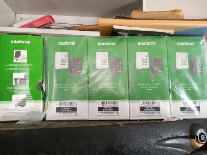 Telefone com fio 5 pra vender logo por um precinho 150,00 os 5