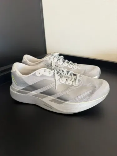 Tenis adidas evo sl