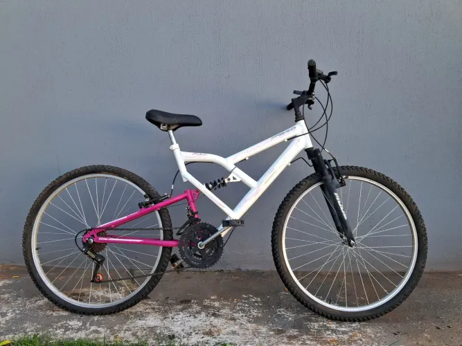 Vendo bicicleta Mormai com amortecedor no quadro