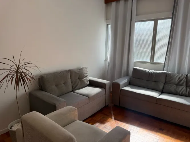 Vende-se 2 sofás