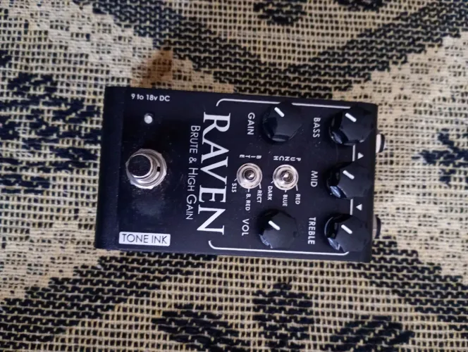 Pedal para guitarra Raven Tone Ink ( Brute e High Gain)