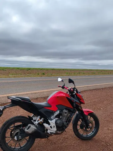 Vendo Twister 300 f ABS , segundo dono tem detalhes de uso