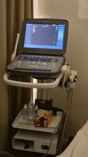 Ultrassom Siemens ACUSON P500 portátil seminovo