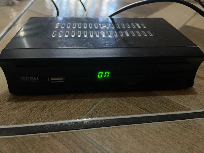 Conversor Digital de TV ISDB-T (Funcionando) -está sem controle porém funciona 25,00