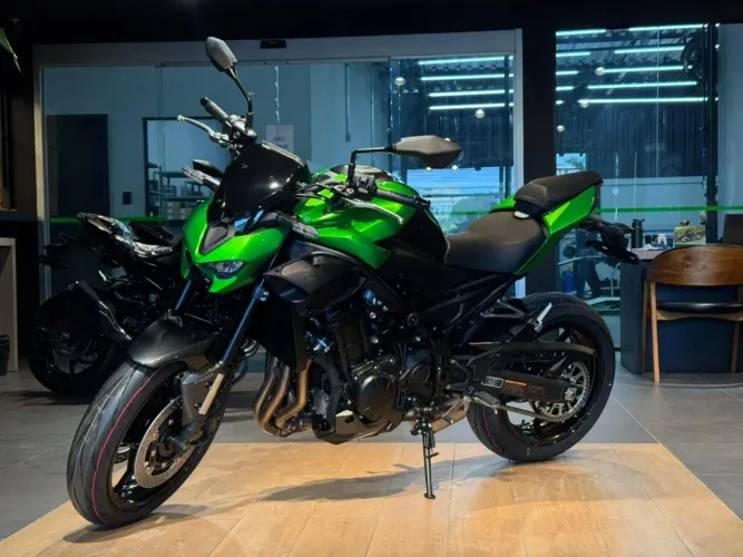 Kawasaki 900