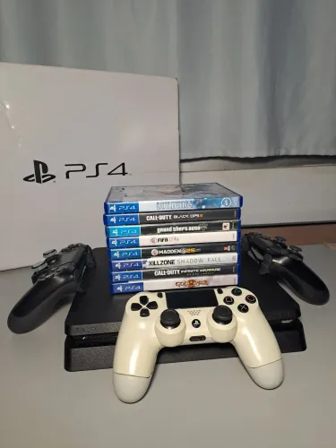 PS4 Slim 1TB com 3 controles e jogos originais