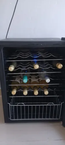 Adega para 20 garrafas