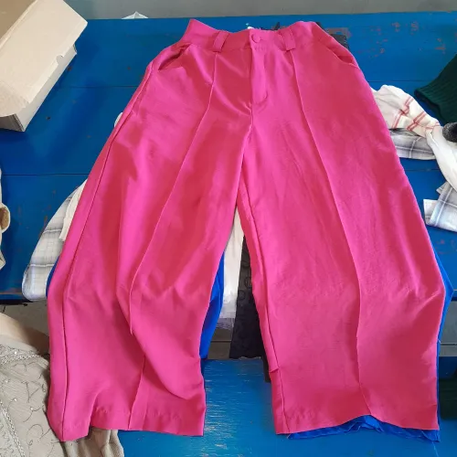 Duas calças pantalona dunas