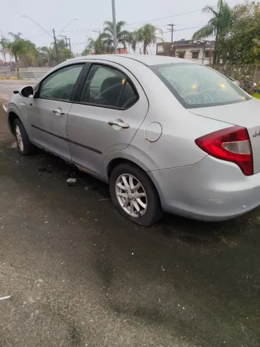 JAC J3 Turin Sedan Brasil 1.4 16V 4P Mec. 2012