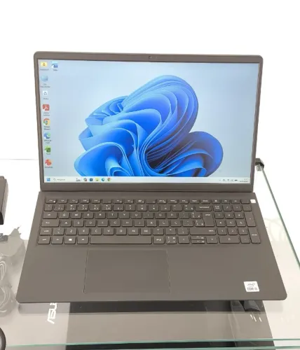 Notebook Dell Vostro 3510 - Intel Core i5-1035G1 - RAM 12GB - SSD 256GB Nvme - Tela "15.6