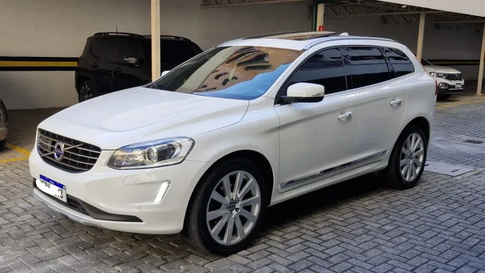 Volvo XC 60 T-6 Inscription 2.0 FWD 5P 2016