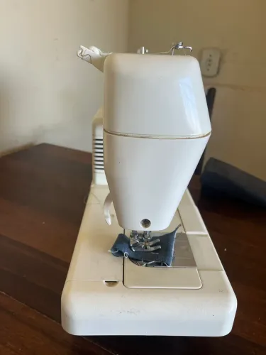 Máquina de costura Singer