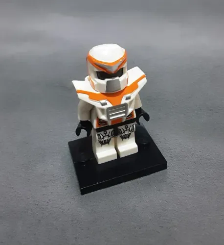 LEGO minifigura Battle Mech, Series 9, leve amarelo e marca singela na base