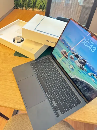 MacBook Air M5 16/512GB MDN (1 mês de uso)