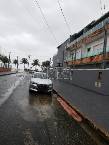 Espaçosa Casa 3 Suítes em Condomínio no Solemar, Praia Grande