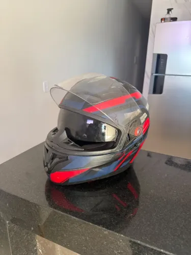 Capacete seminovo