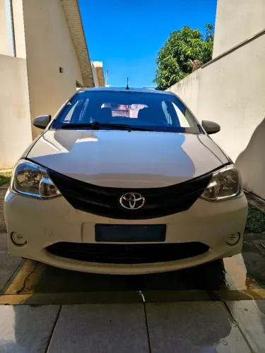 Toyota Etios X 1.3 Flex 16V 5P Mec. 2014