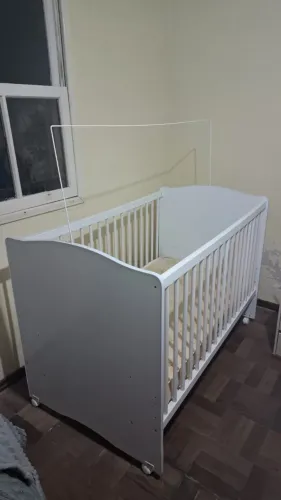 Berço Infantil com Rodinha e Colchão 