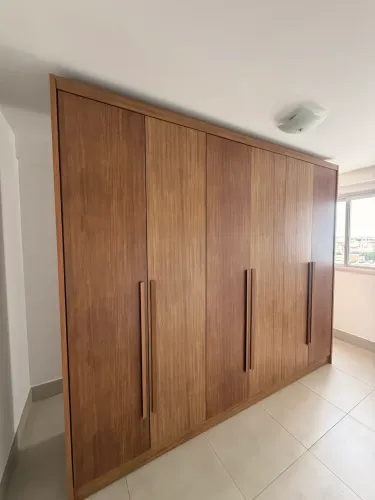 Guarda-Roupa Grande 6 Portas - Excelente Estado