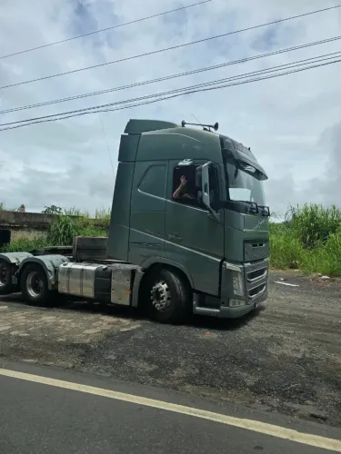 Vendo volvo FH 540 engatada 