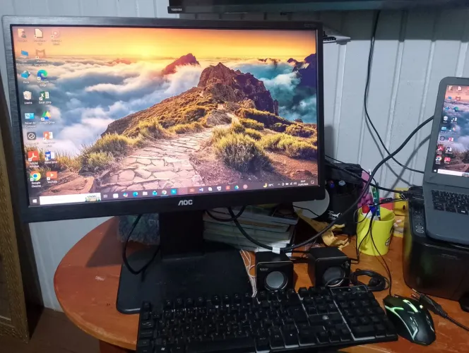 Monitor AOC 22 polegadas excelente!