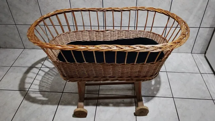 Vendo berço vime