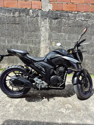 Yamaha FZ25 - 2021 | Pantera Negra
