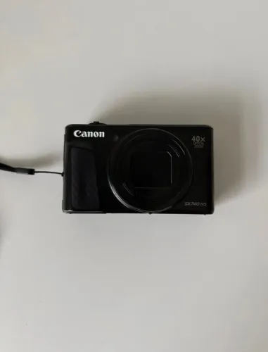 Câmera Canon xs740