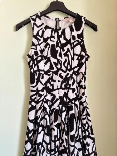 Vestido Feminino preto e branco tamanho P/M - Ótimo Estado