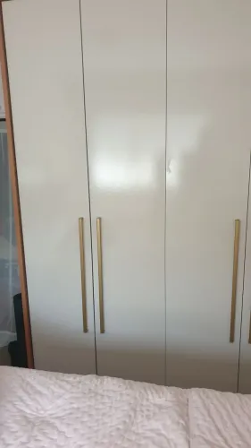 Guarda roupa 4 portas usado 1 ano
