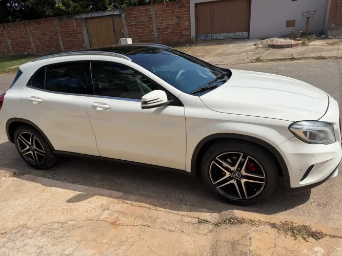 Mercedes-Benz GLA 200 Vision 1.6/1.6 TB 16V Flex Aut. 2015