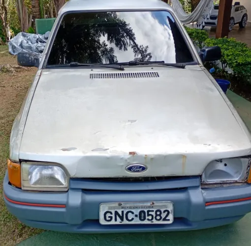 Vendo um Ford Escort valor 2300