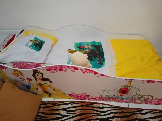 Cama infantil masculina e feminina