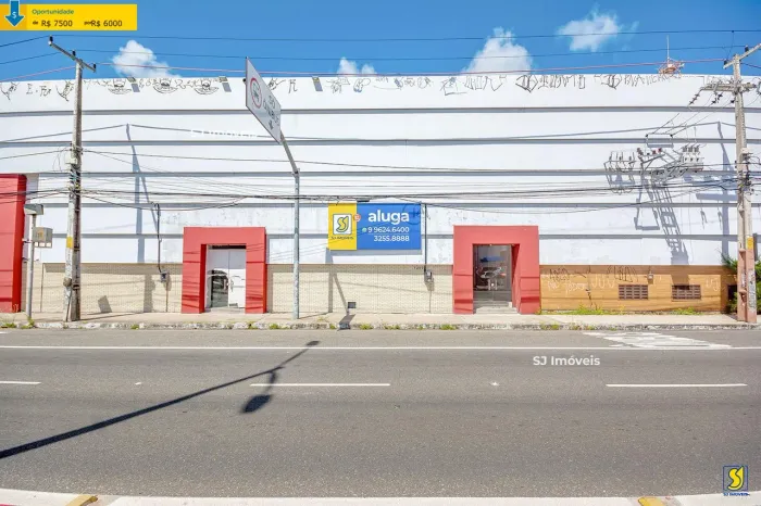 Amplo ponto comercial na Av. Domingos Olímpio