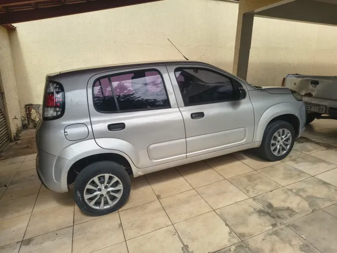 Fiat Uno Attractive 1.0 EVO Fire Flex 8V 5P 2021