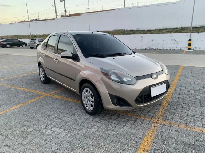 Ford Fiesta Sedan 1.0 8V Flex 4P 2011