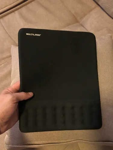 Mousepad preto com apoio de punho em gel