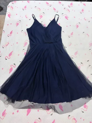Vestido azul brilhante