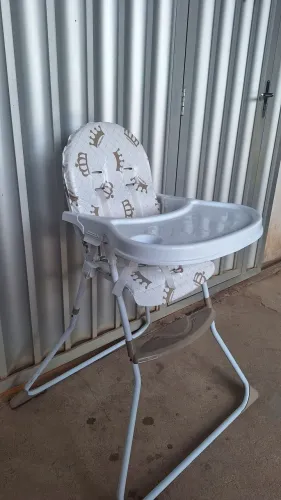Cadeirinha de alimentação 