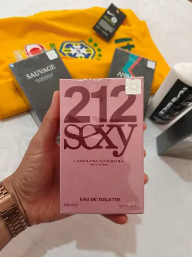 Perfume feminino 212 sexy 100ml SIMILAR