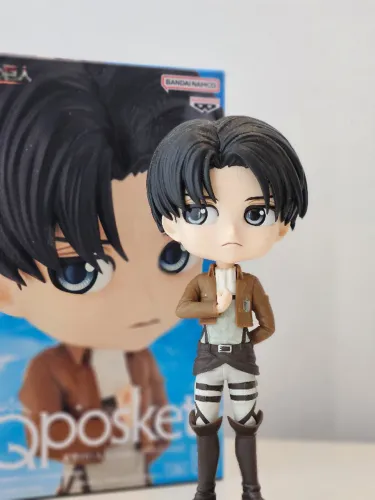 Estátua Banpresto Qposket Attack On Titan LEVI ACKERMAN