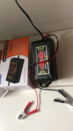 Carregador Eletrônico inteligente para bateria automotiva 